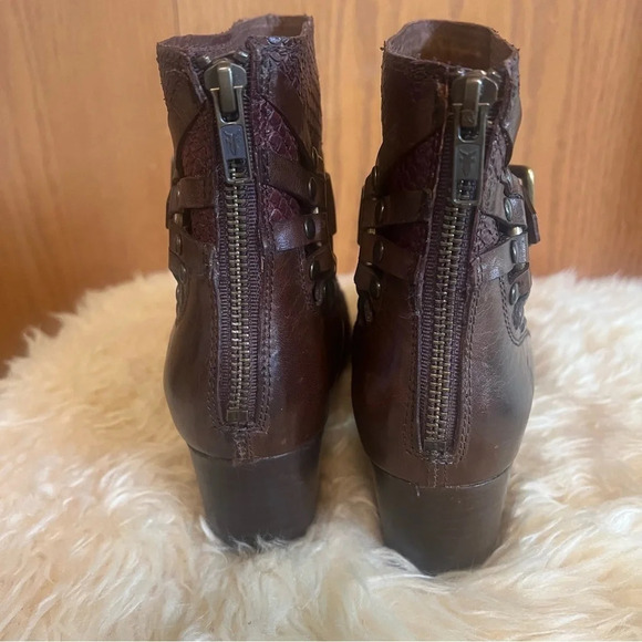 Frye Zoe Ring Leather Short Boots Sz-7 - Picture 3 of 9